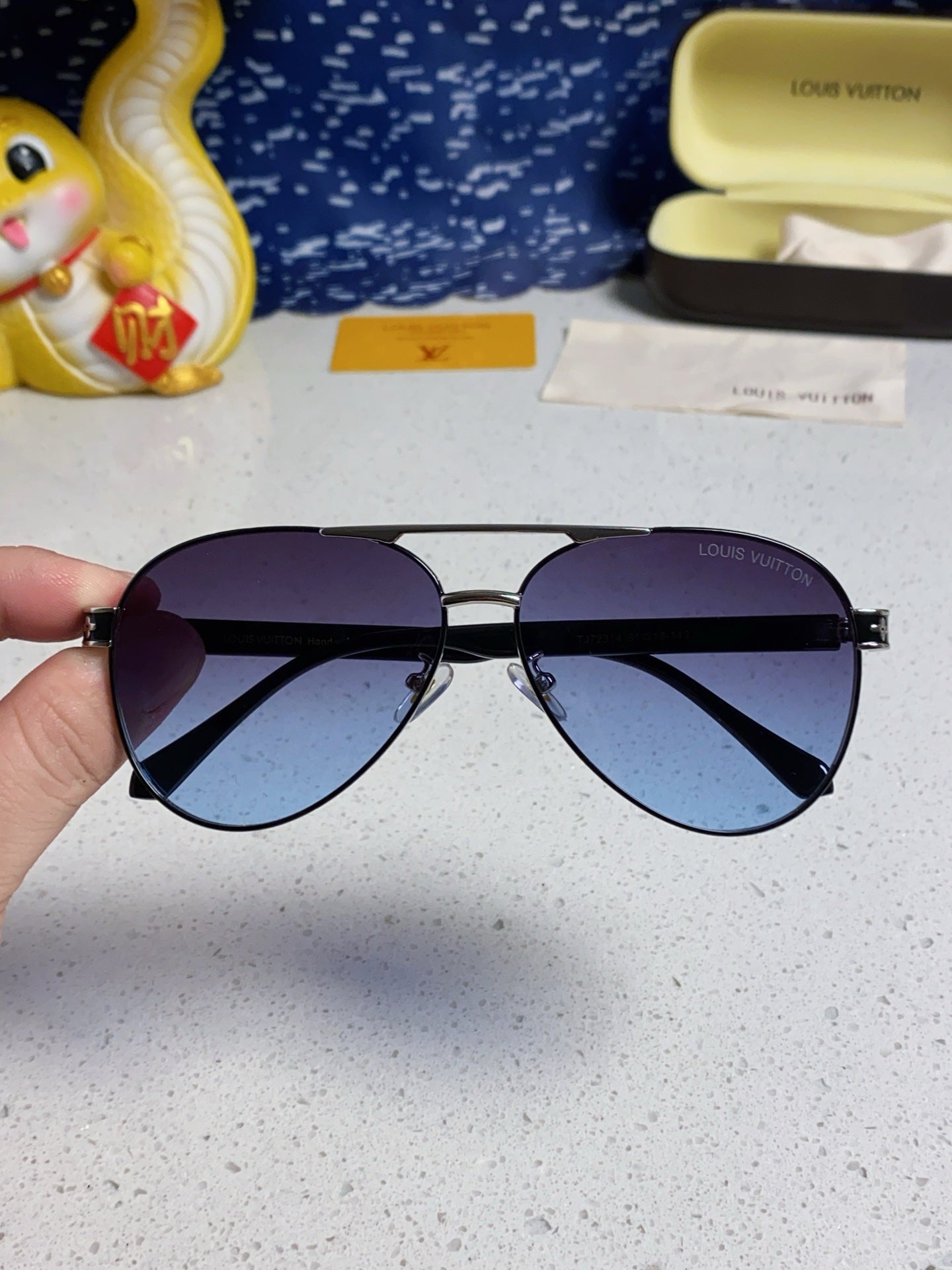 PILOT SUNGLASSES 571633 IN SILVER METAL GREY SMOKE LENSES MONOGRAM LOGO