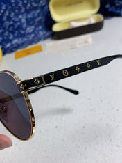 PILOT SUNGLASSES 571635 IN GOLD METAL BLACK LENSES MONOGRAM LOGO