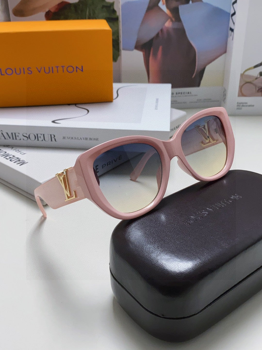 ICON CAT EYE SUNGLASSES 570247 IN PINK CLEAR ACETATE
