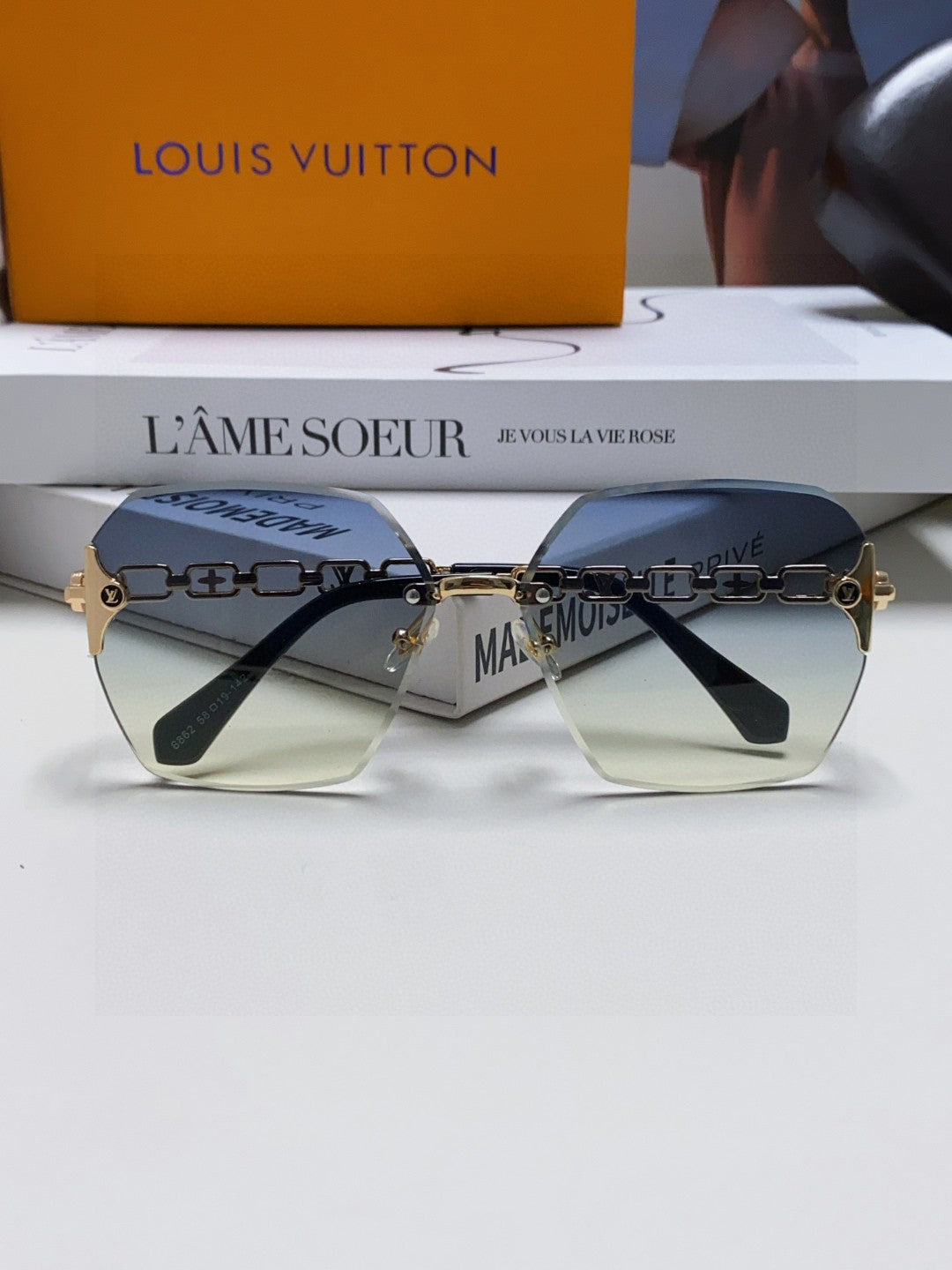 CHAIN SQUARE SUNGLASSES 570259 IN GOLD METAL GREY YELLOW SMOKE LENS
