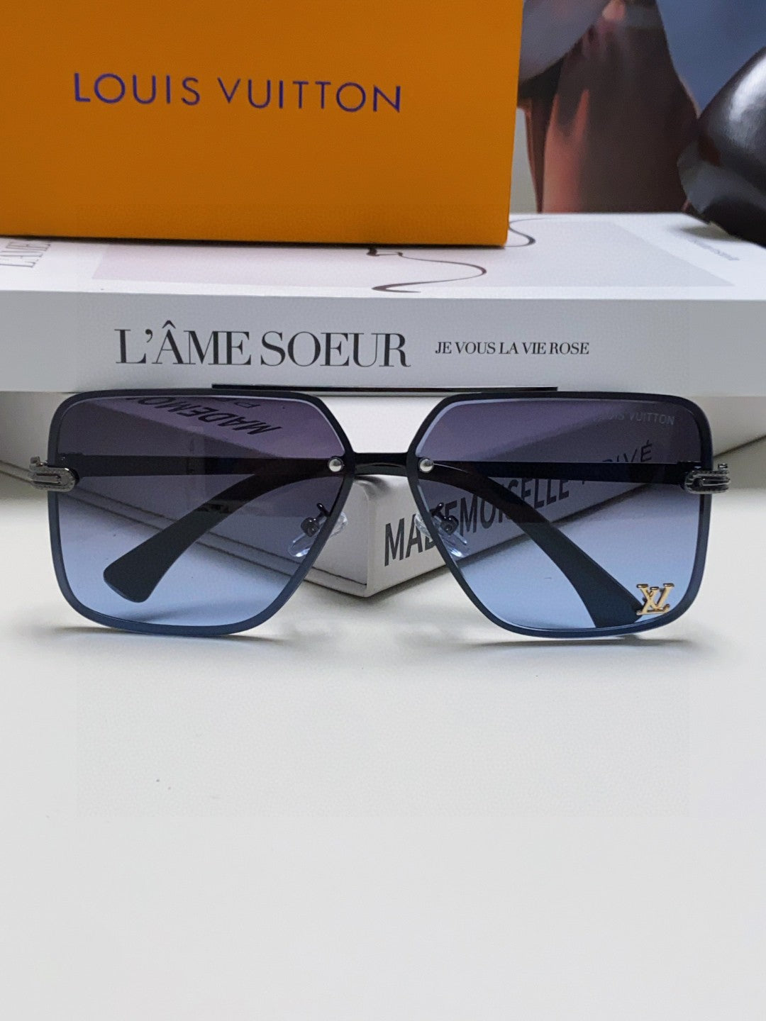 SQUARE SUNGLASSES 570263 IN BLACK METAL GREY SMOKE LENS