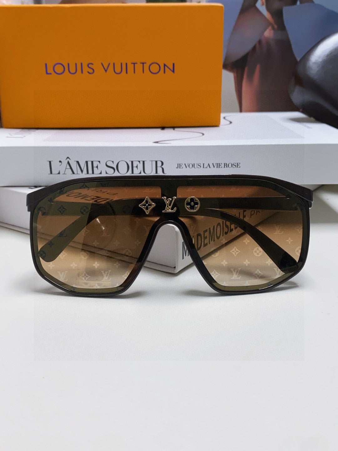 WAIMEA SUNGLASSES 570267 IN BROWN ACETATE MONOGRAM ON LENS