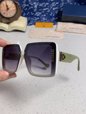 SQUARE SUNGLASSES 571656 IN GREEN ACETATE GREY SMOKE LENS