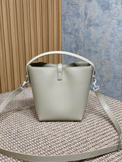 LE 37 SMALL BUCKET BAG 20 IN WHITE CALFSKIN SILVER HARDWARE