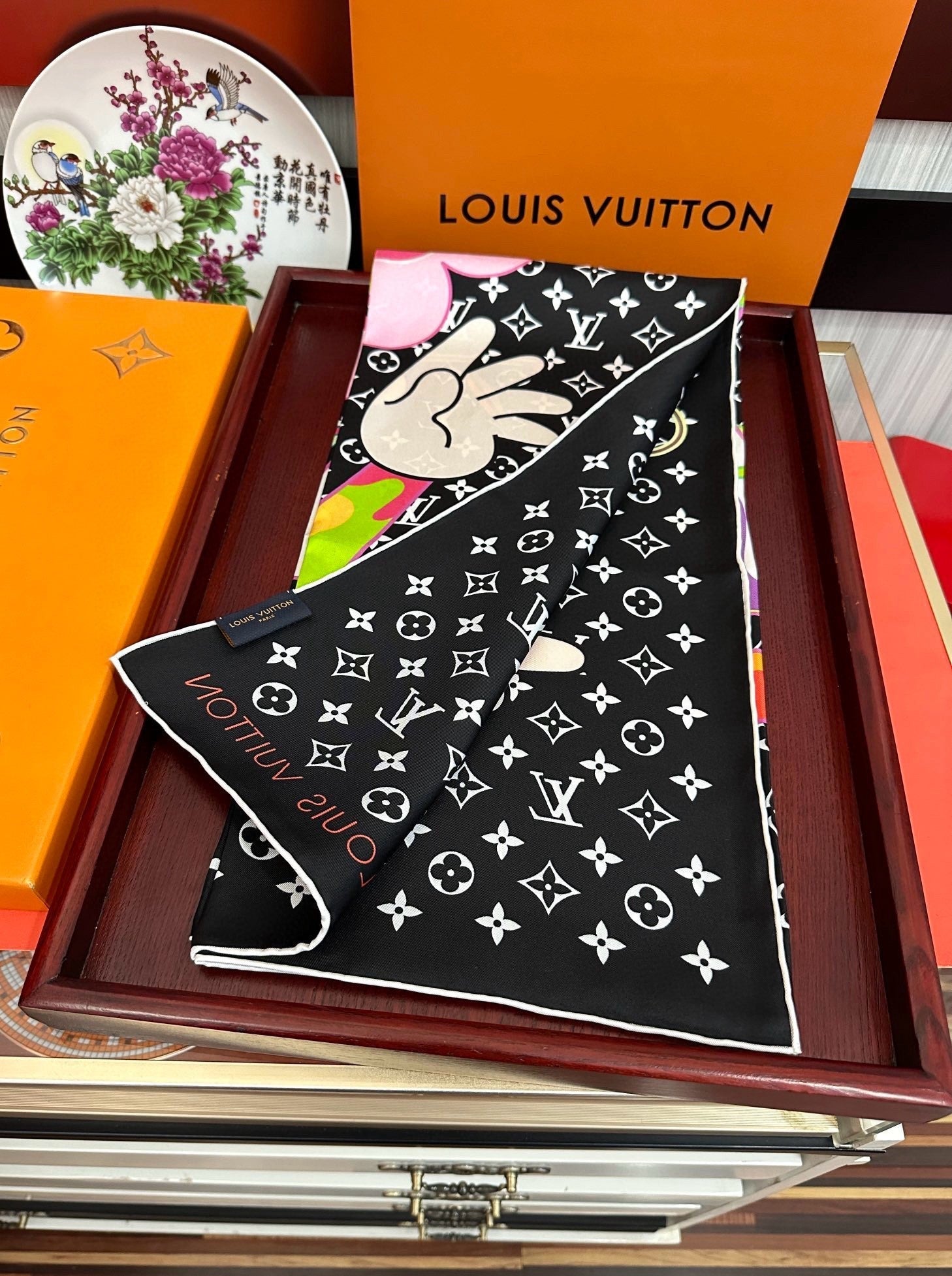 LV SCARF 90 CM IN SILK 10
