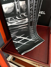 CHANEL 25S SCARF 90 IN SILK 002