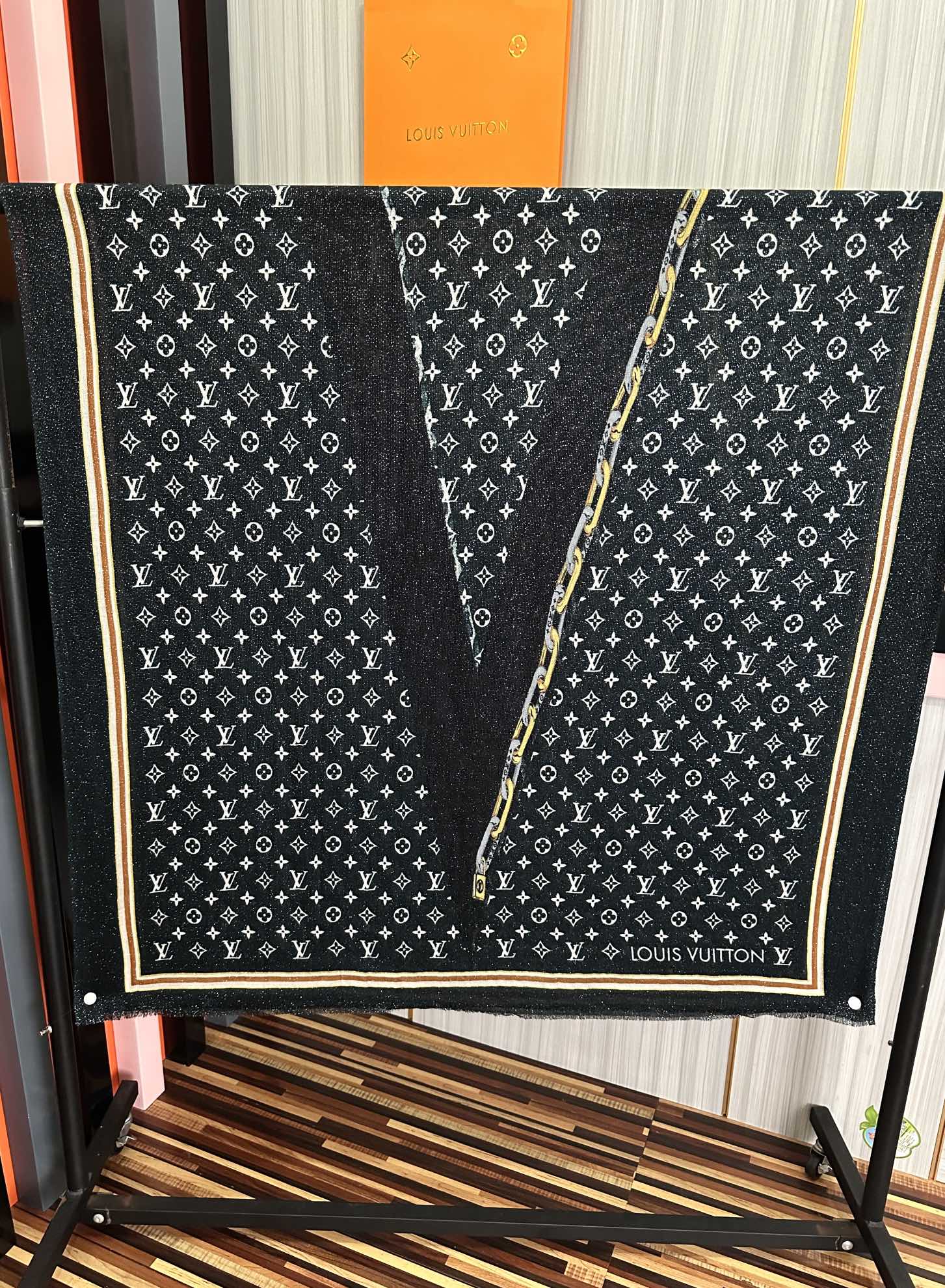 LV 26S SCARF 200 IN CASHMERE 282896
