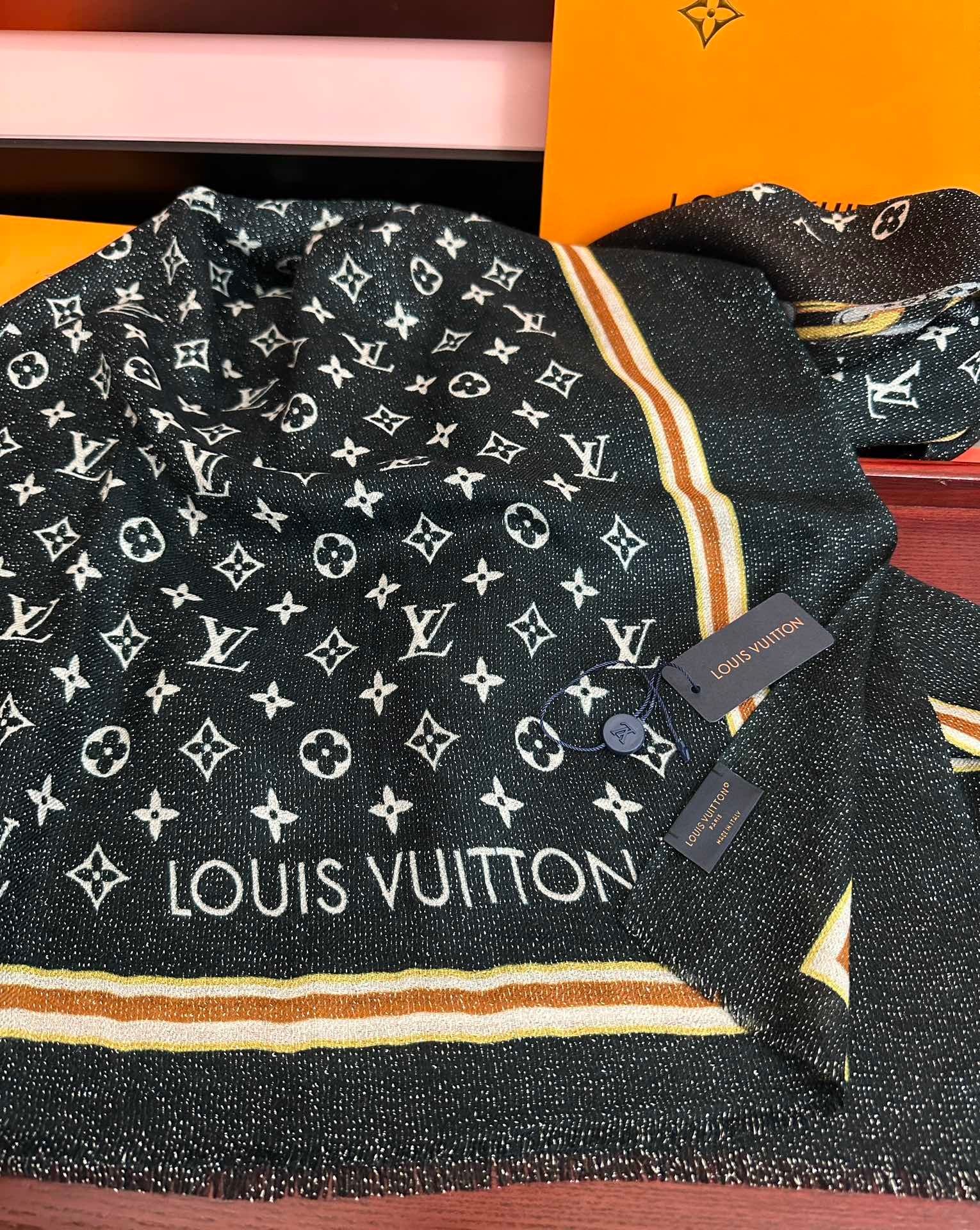 LV 26S SCARF 200 IN CASHMERE 282896