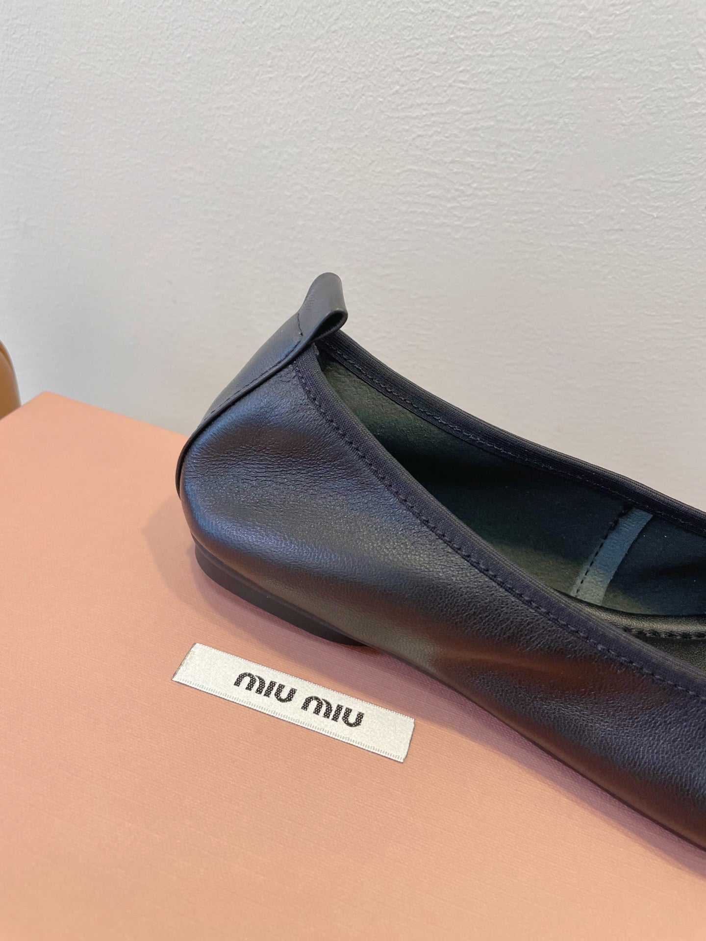 MIUMIU 26S BALLET FLATS IN BLACK CALFSKIN WITH BOW