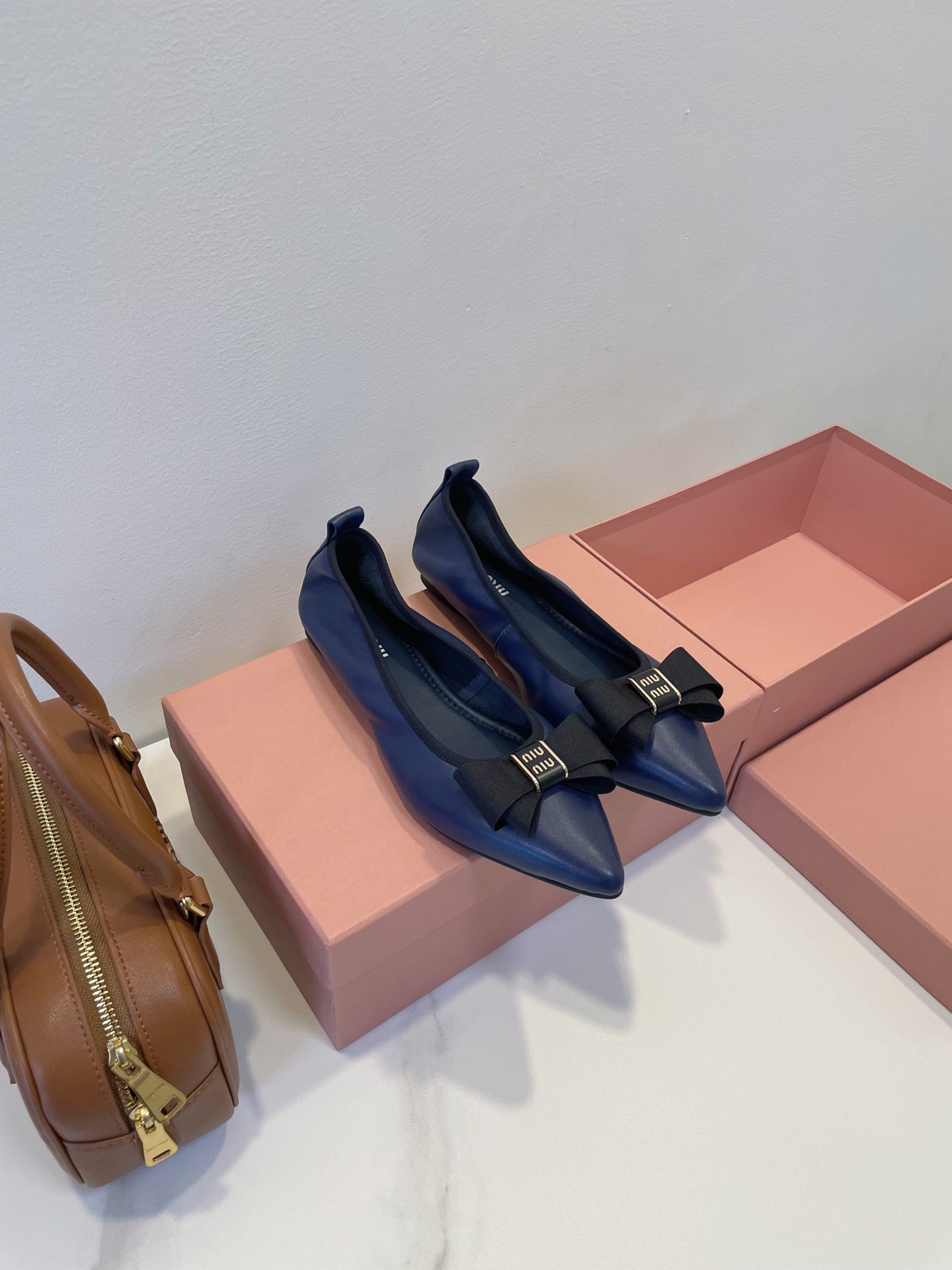 MIUMIU 26S BALLET FLATS IN NAVY BLUE CALFSKIN WITH BOW