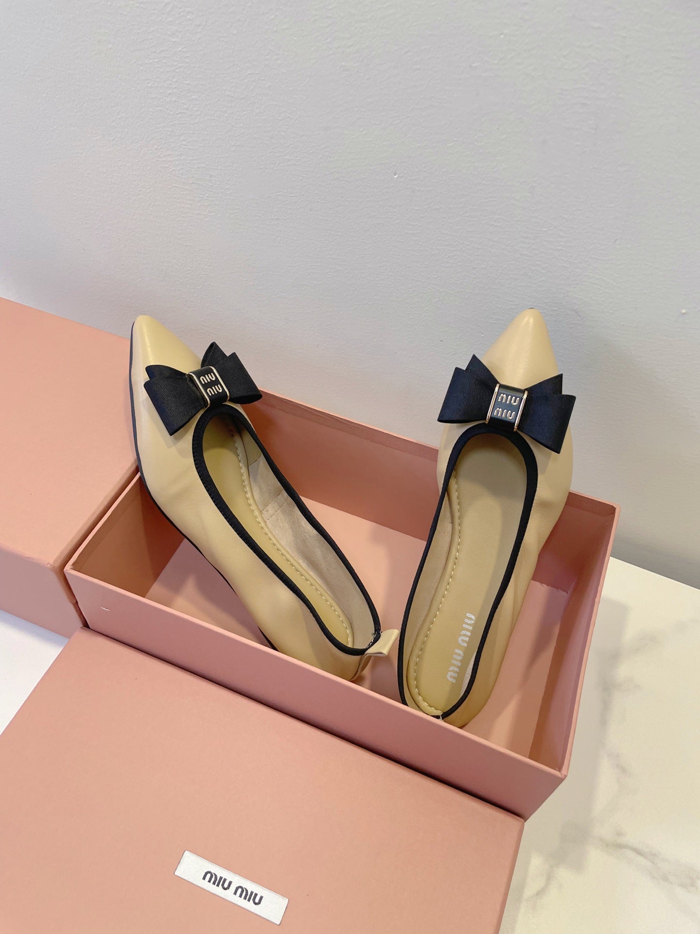 MIUMIU 26S BALLET FLATS IN BEIGE CALFSKIN WITH BOW