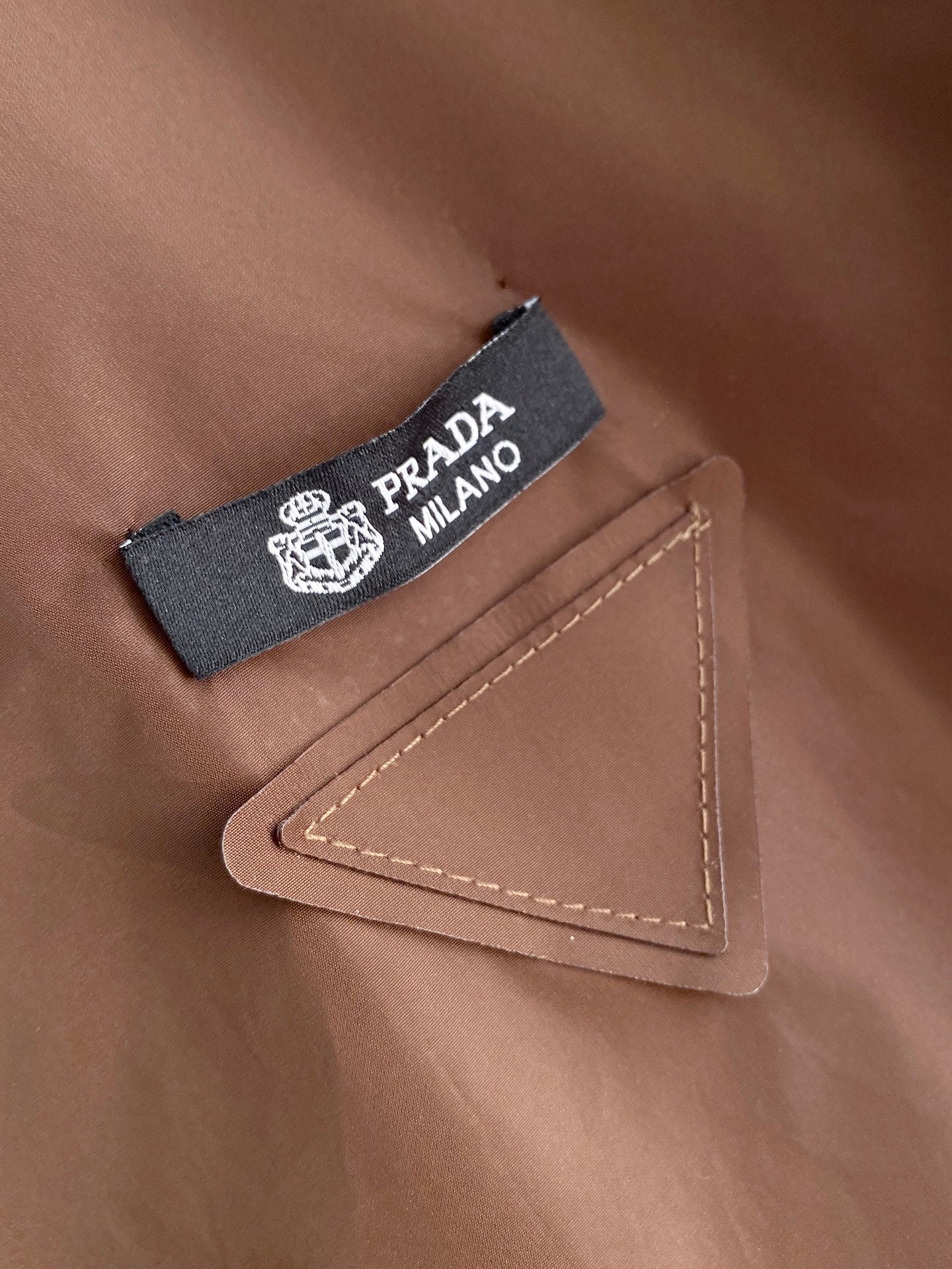 PRADA 26S SLEEVELESS HOODED JACKET 785