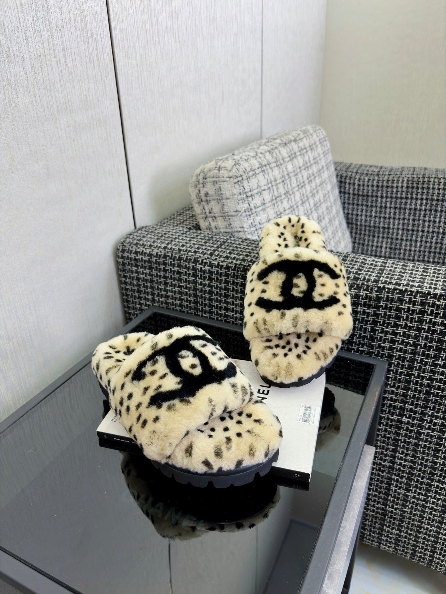 CHANEL 26S PLATFORM SLIDE SANDALS IN BEIGE AND BLACK SHEARLING DALMATIAN PRINT