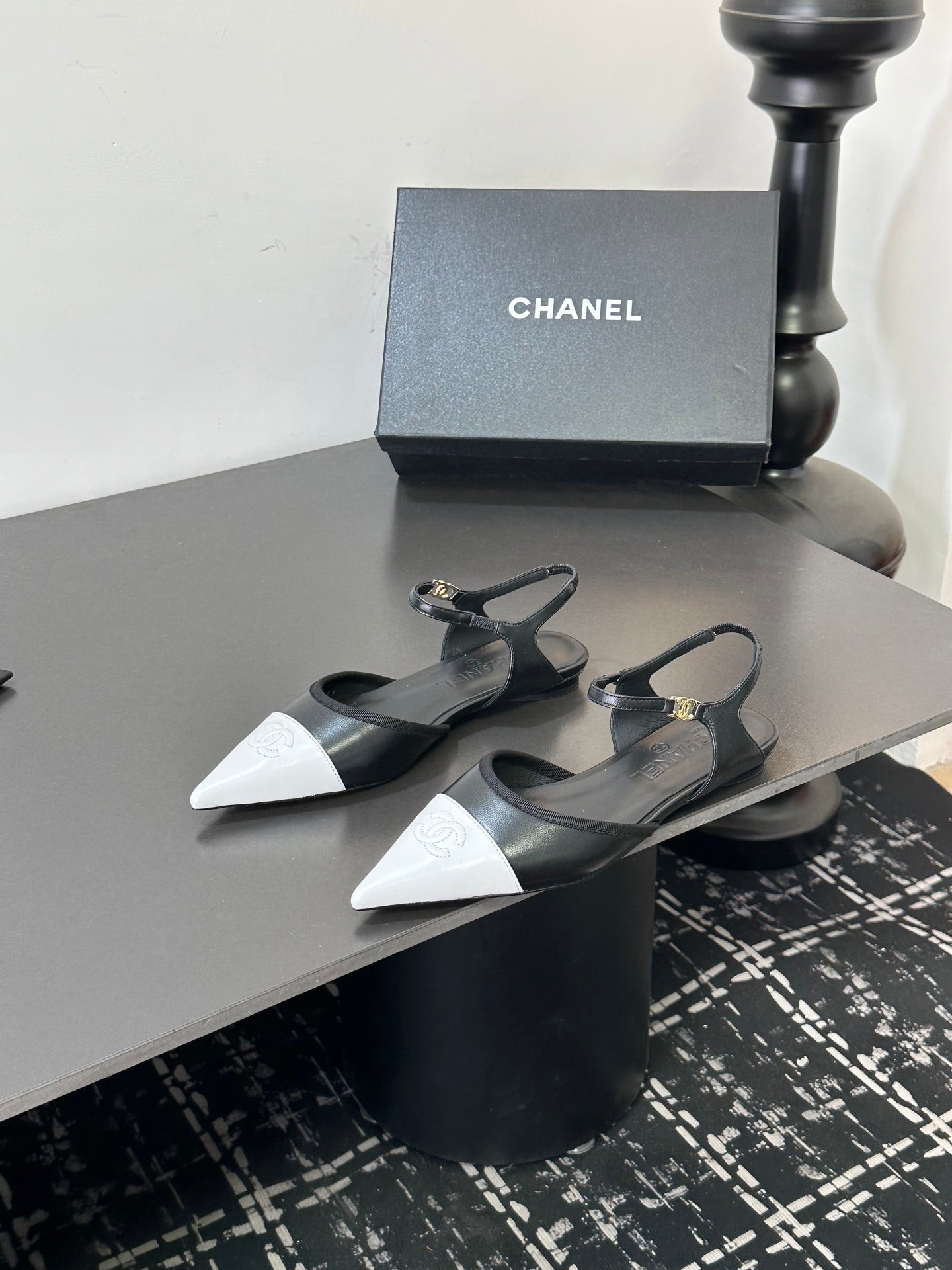 CHANEL 26S FLAT POINTED-TOE SLINGBACKS  IN BLACK AND WHITE LAMBSKIN