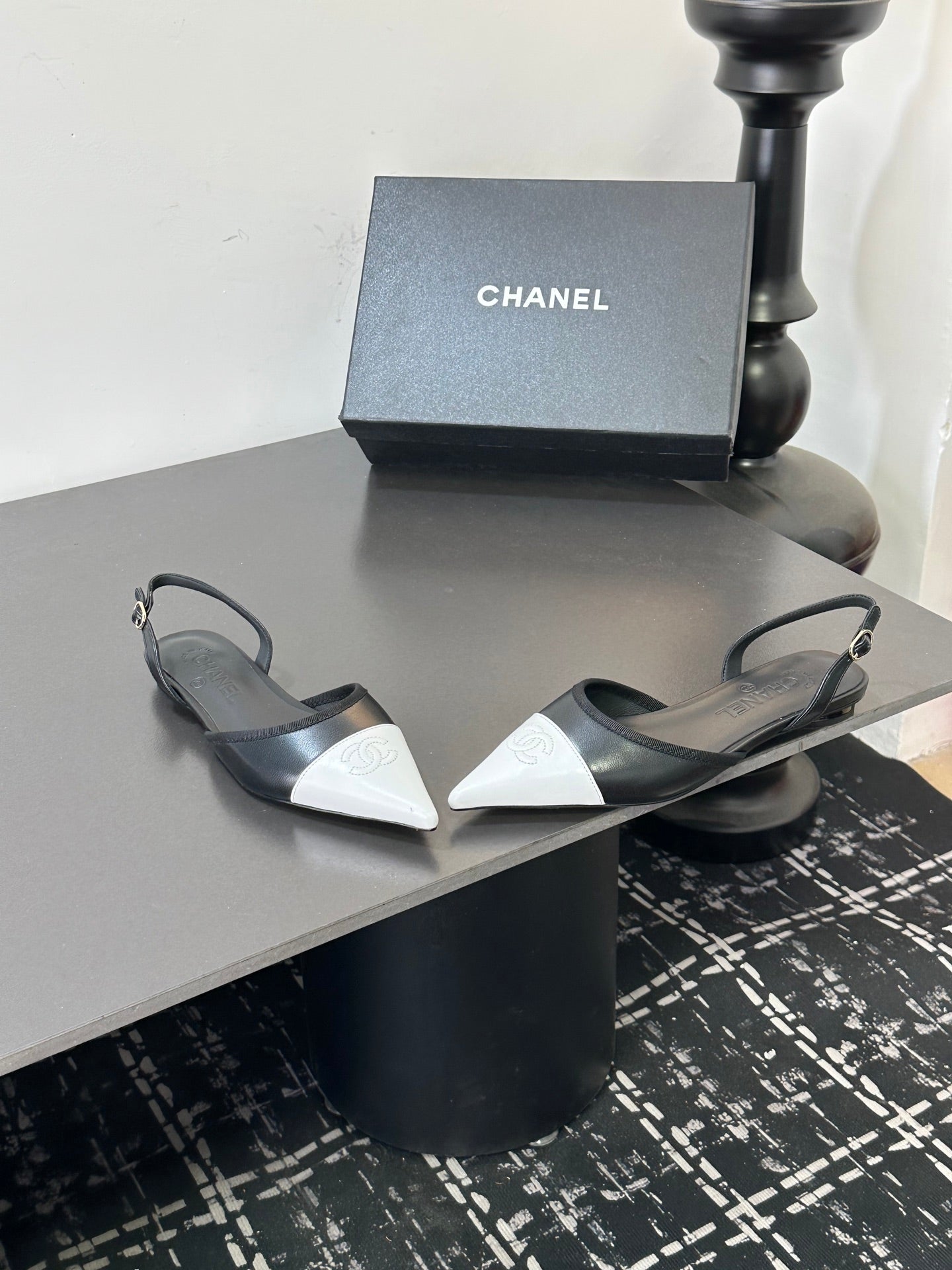 CHANEL 26S SLINGBACK FLATS IN BLACK AND WHITE LAMBSKIN