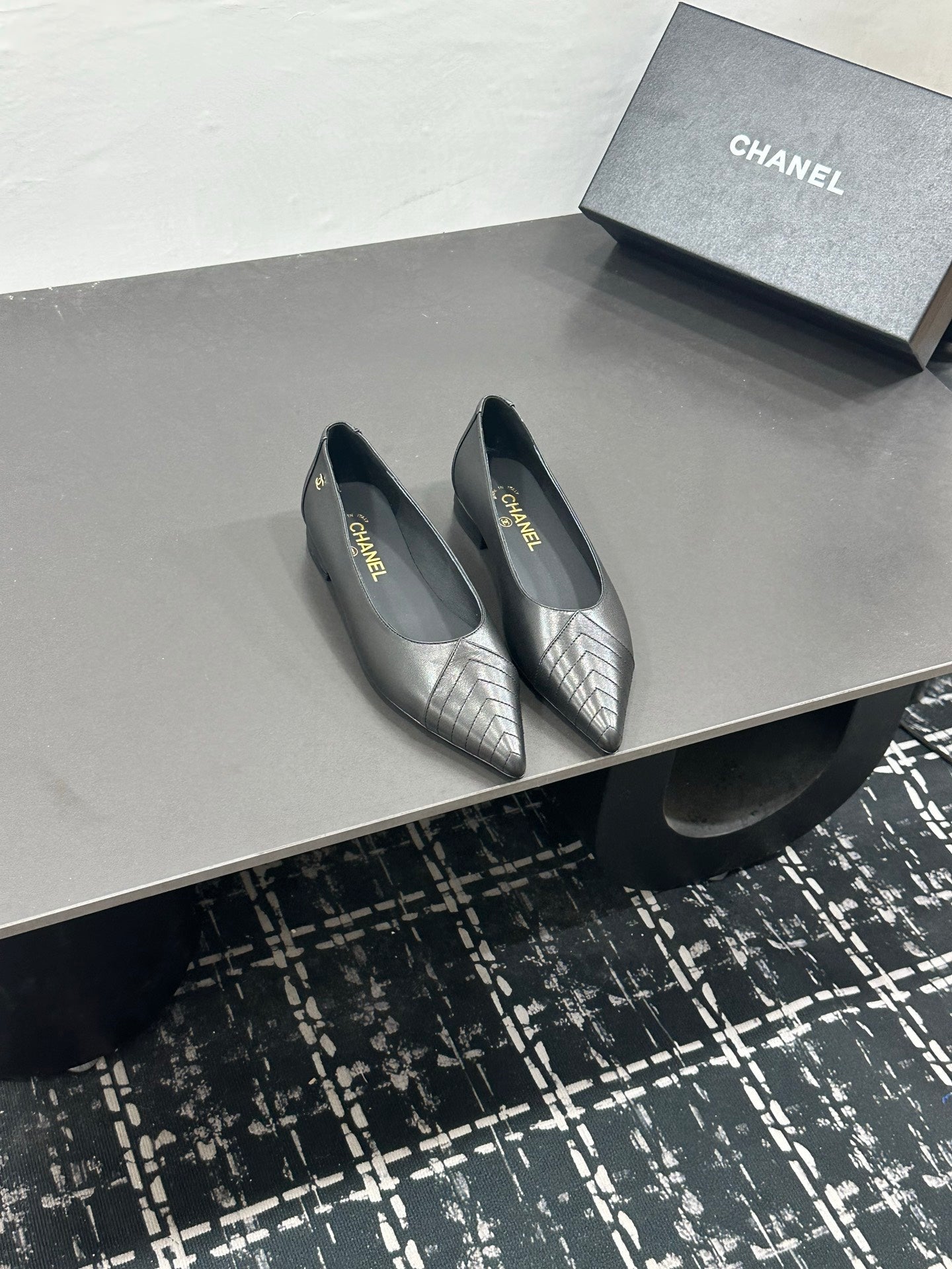 CHANEL 26S FLAT SHOES IN BLACK LAMBSKIN