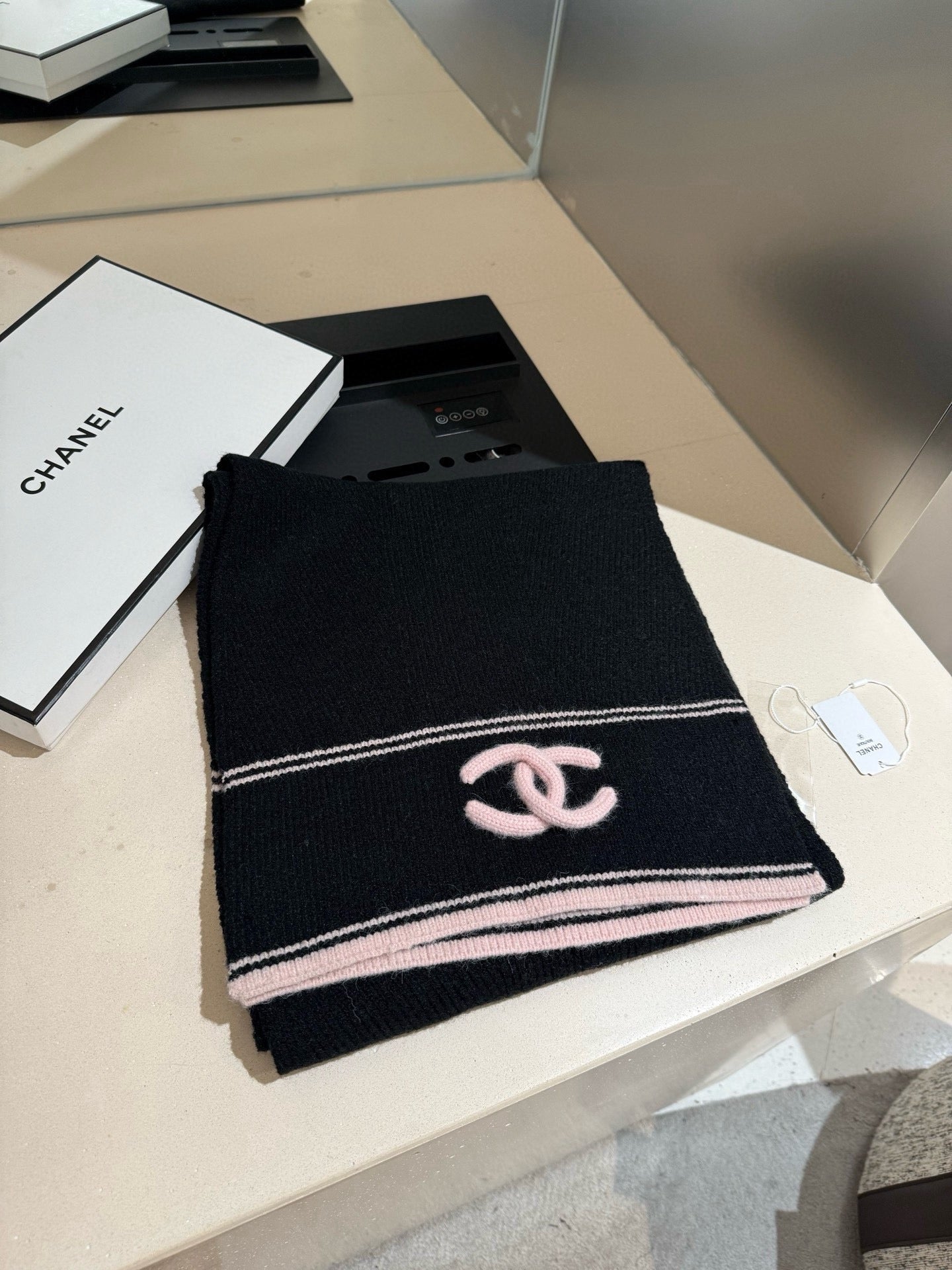 CHANEL 26S SCARF 190 IN KNITTED CASHMERE 309393