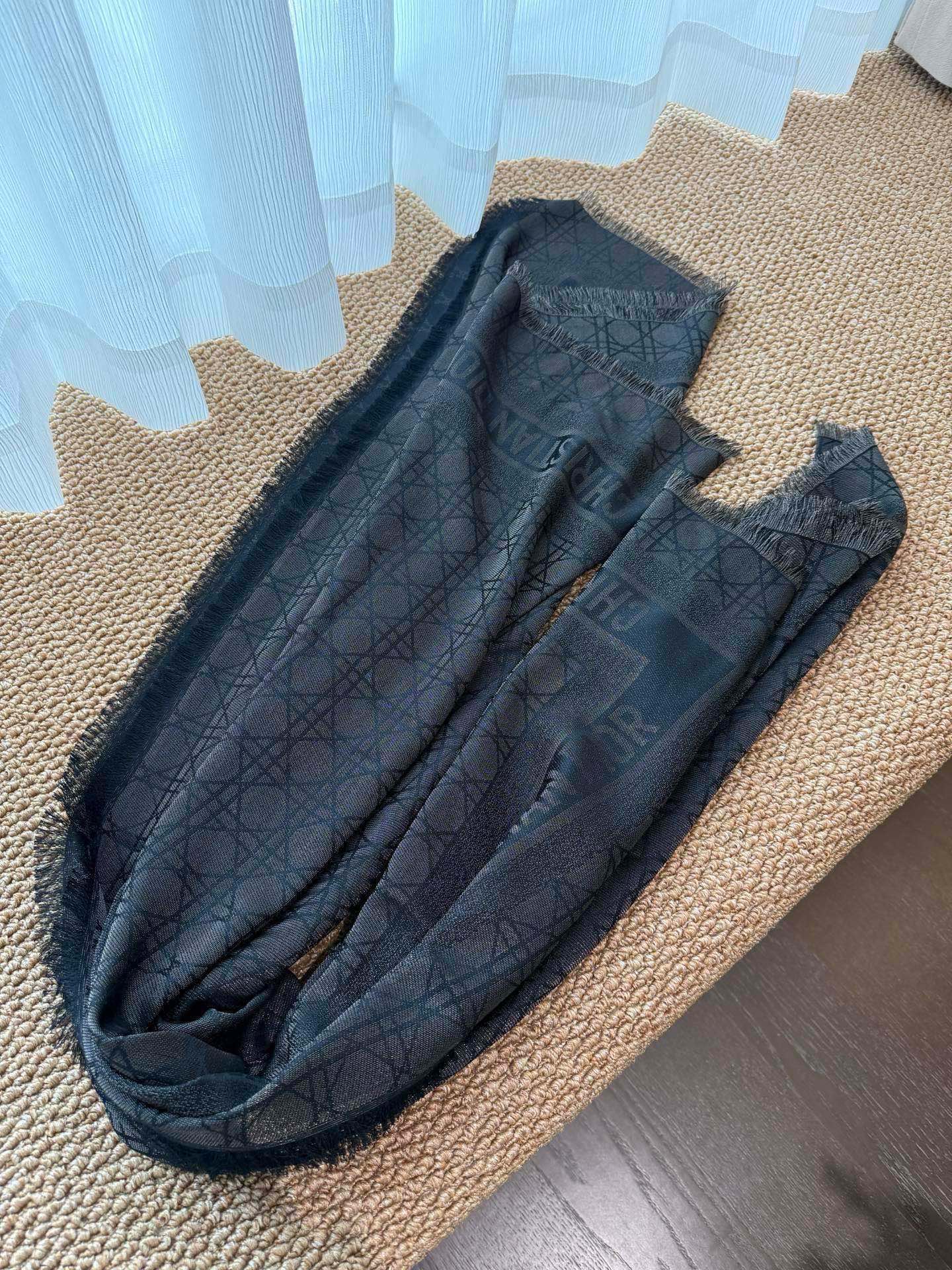 DIOR 26S SCARF 140 IN SILK AND CASHMERE 424267