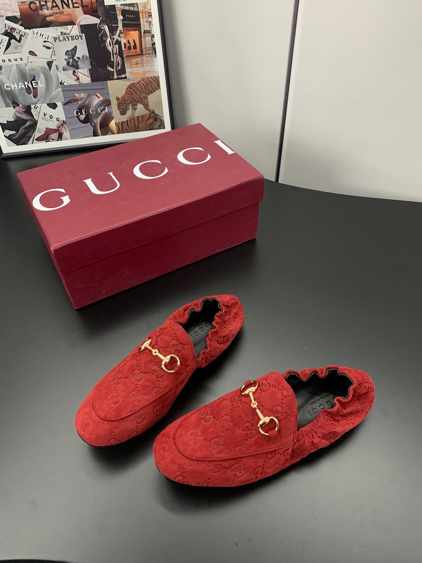 GUCCI 26S LOAFERS IN RED SUEDE WITH GOLD HARDWARE