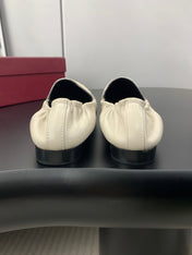 GUCCI 26S LOAFERS IN CREAM WHITE CALFSKIN