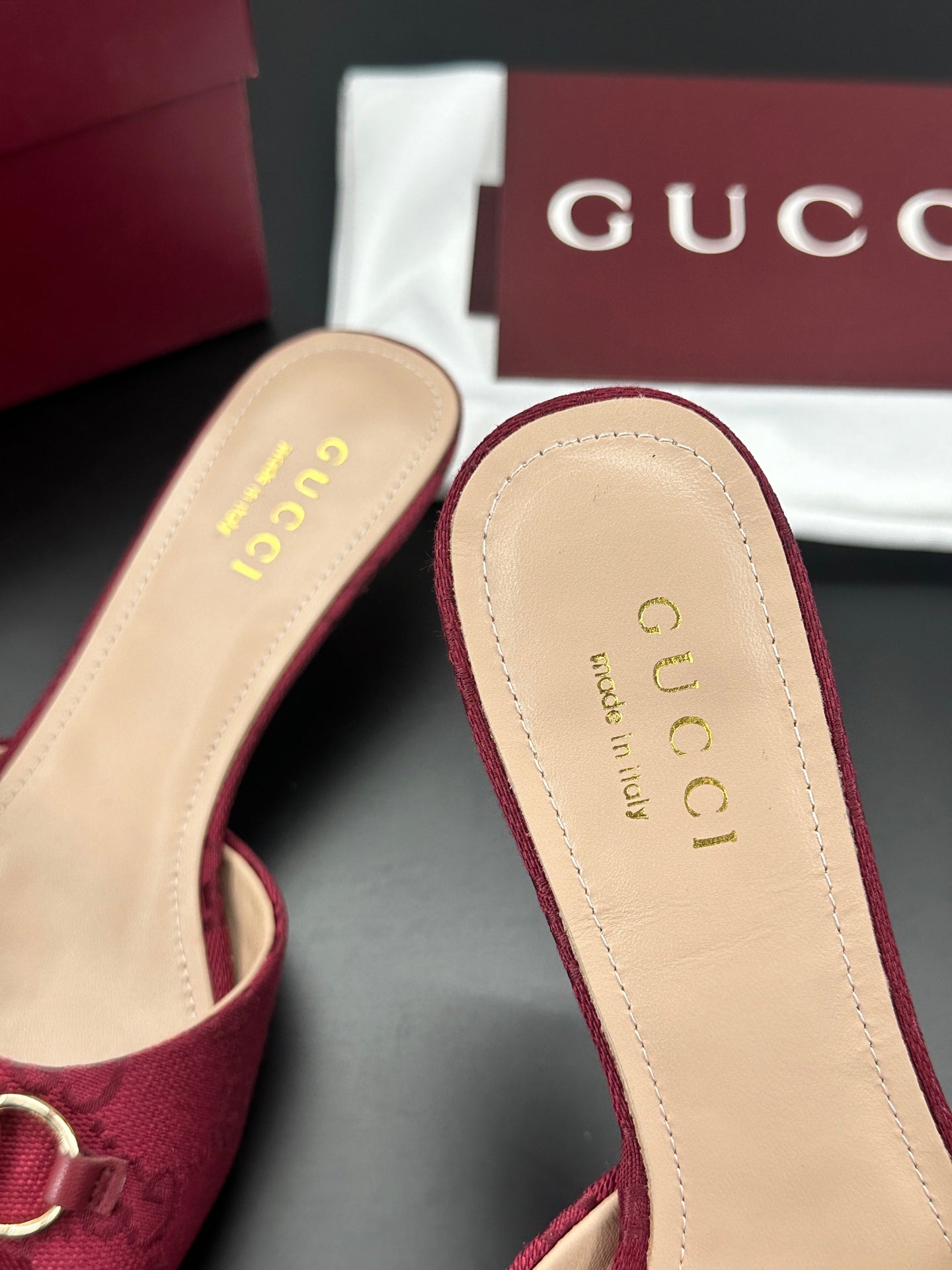 GUCCI 26S HIGH-HEELED SANDALS 50 MM IN RED CANVAS