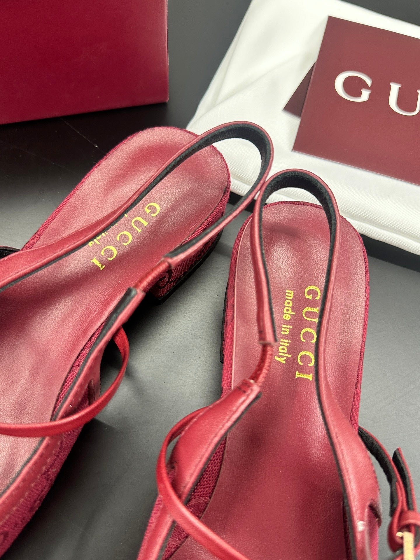 GUCCI 26S SLINGBACK 25 MM IN RED CANVAS