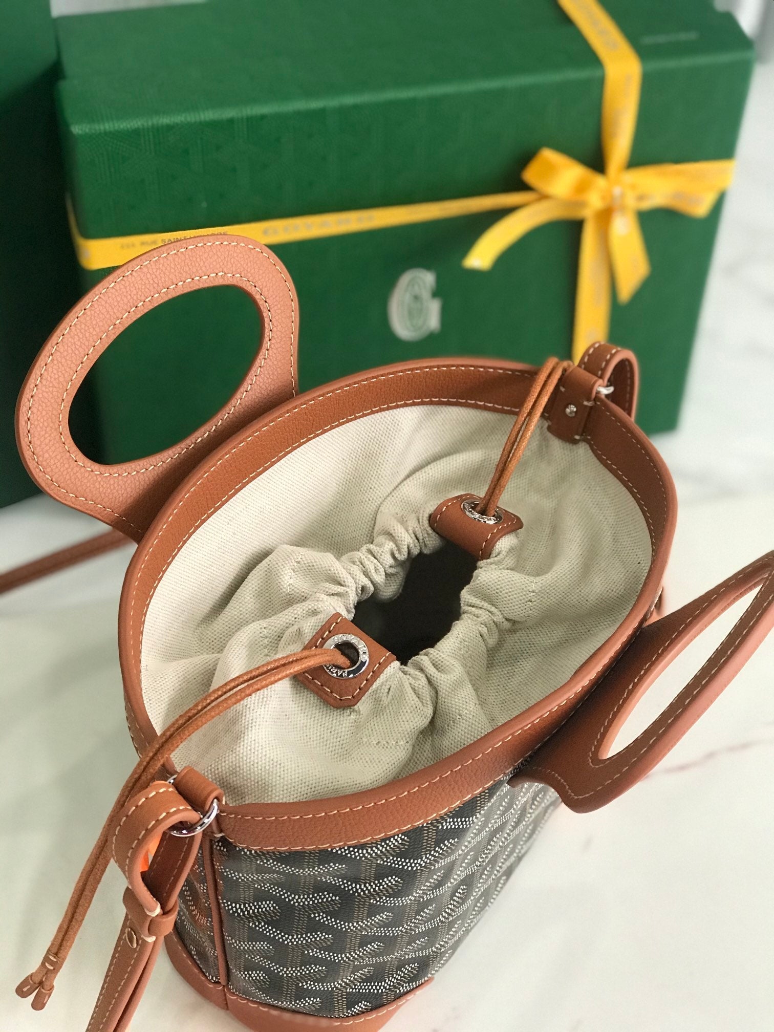 GOYA 26S BELUGA MINI BAG 23MM IN BROWN GOYARDINE CANVAS AND CALFSKIN