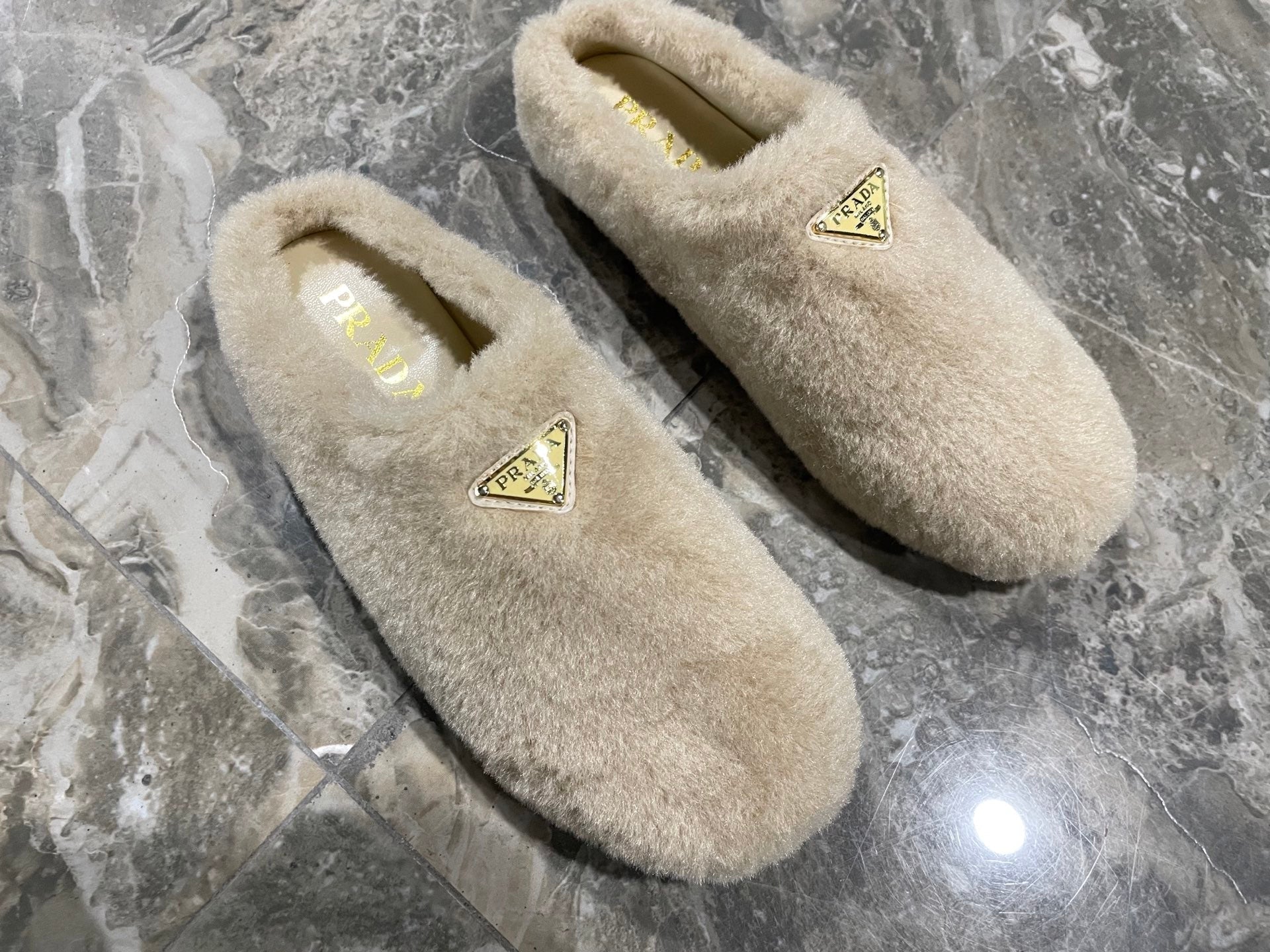 PRADA 26S SLIPPERS IN BEIGE WOOL