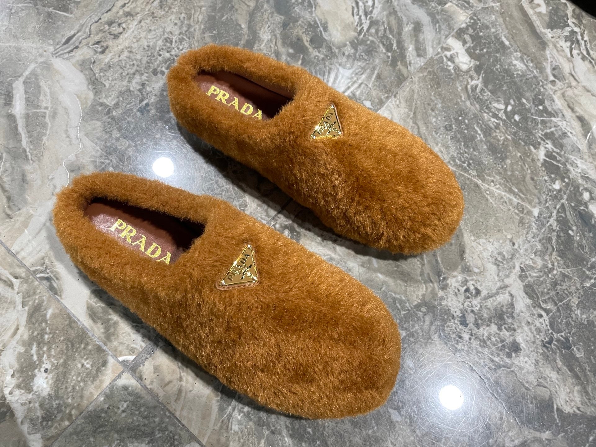 PRADA 26S SLIPPERS IN CARAMEL BROWN WOOL