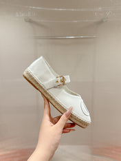 GG CROSS STRAP FLAT SHOES IN WHITE CALFSKIN WITH STRAW SOLE