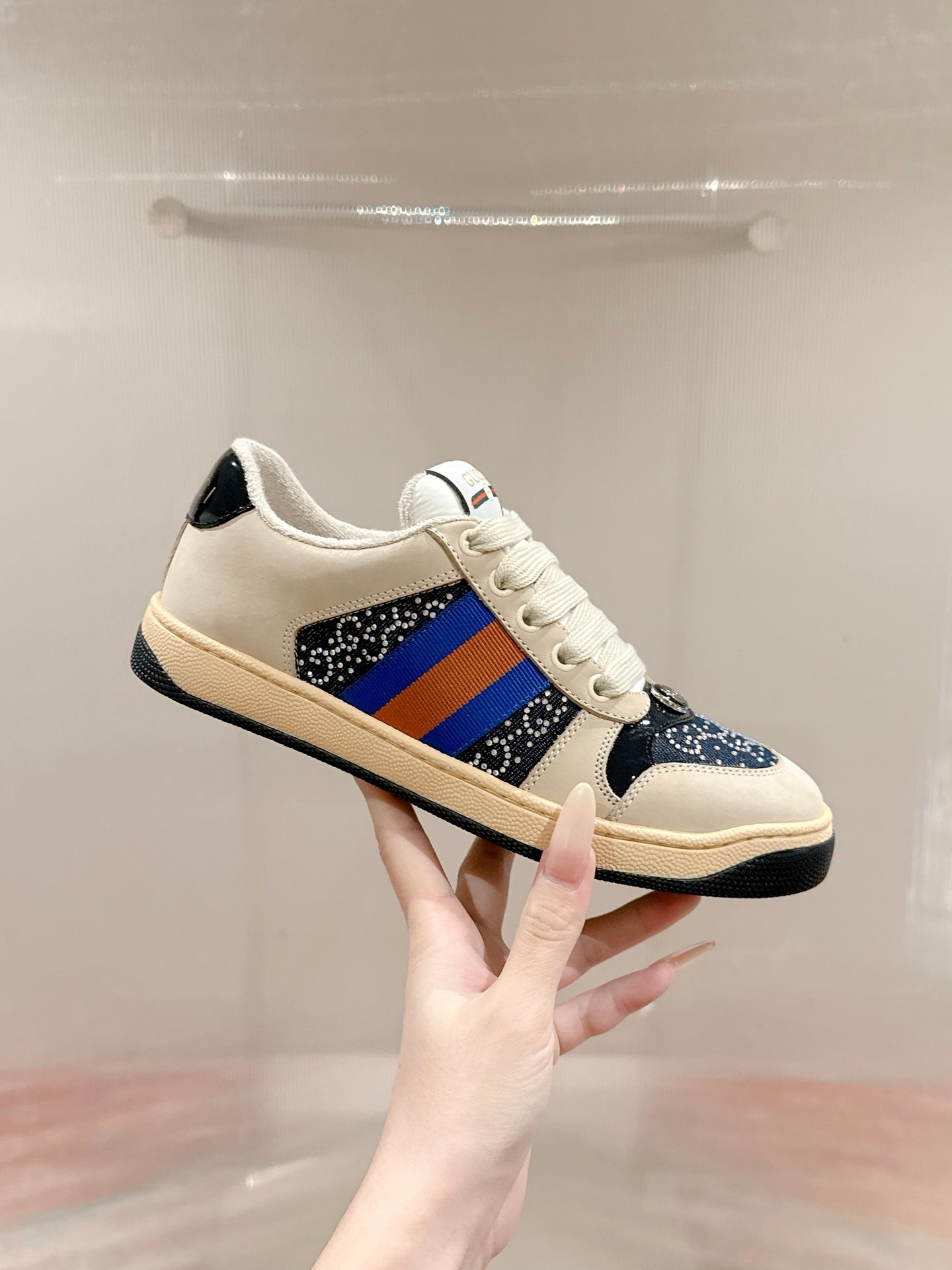 GUCCI 26S SCREENER SNEAKER IN BEIGE SUEDE MIX NAVY BLUE CANVAS
