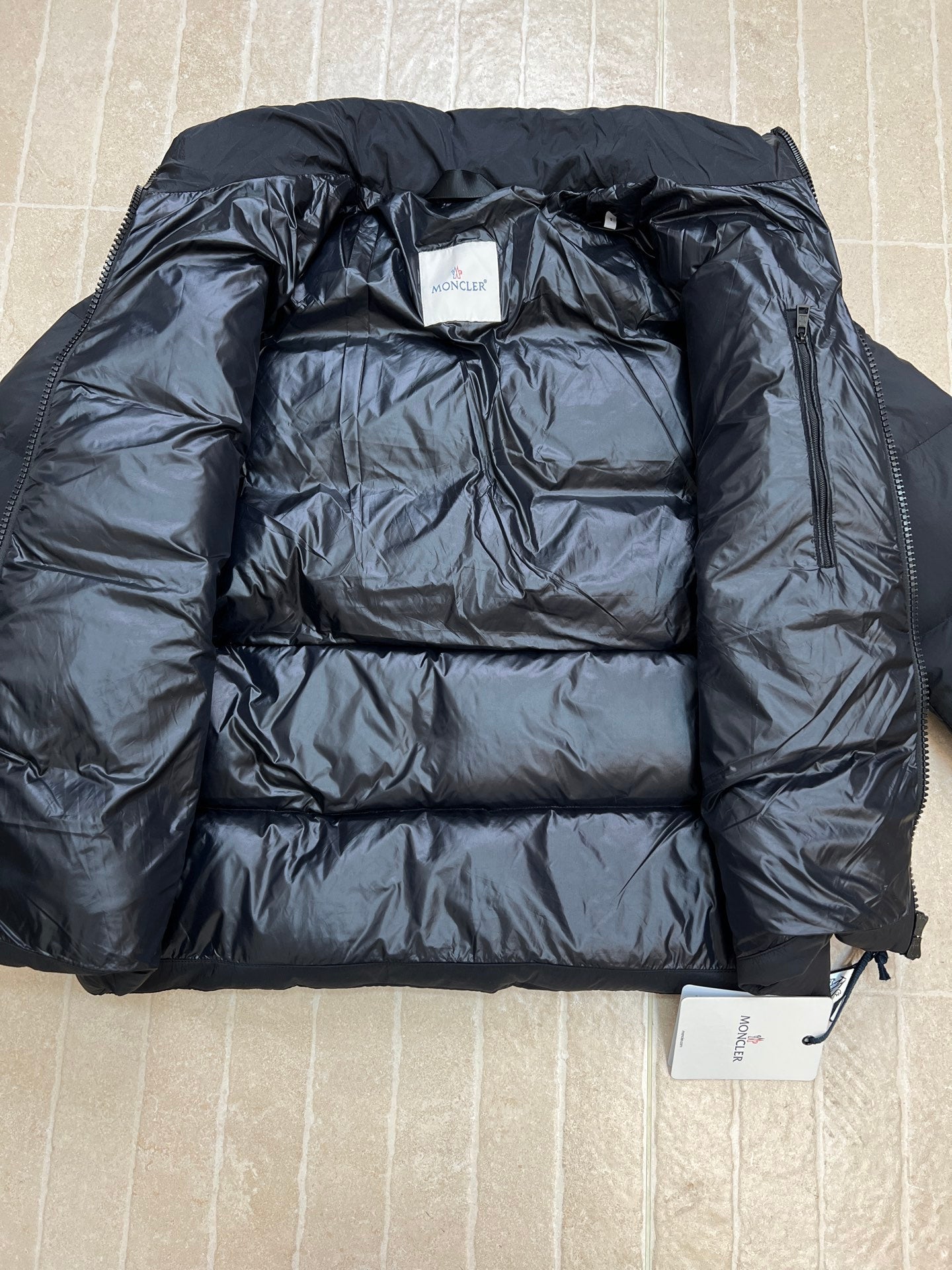 MONCLER 25S PUFFER JACKET 318