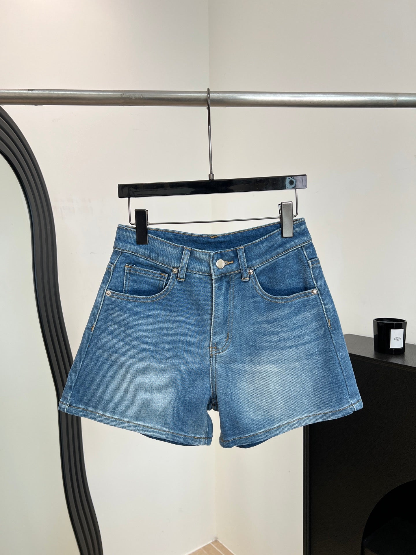 PRADA 26S SHORTS STYLE 865