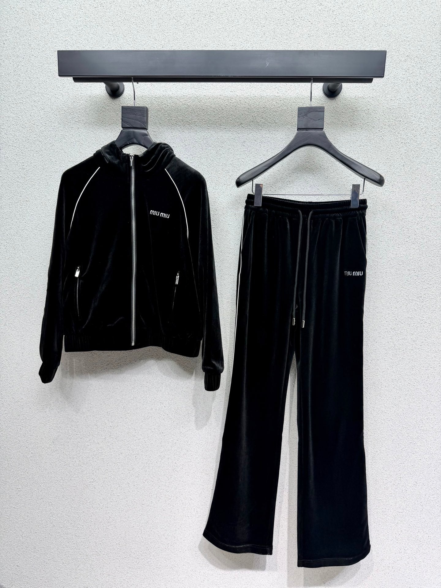MIUMIU VELVET SET STYLE 729