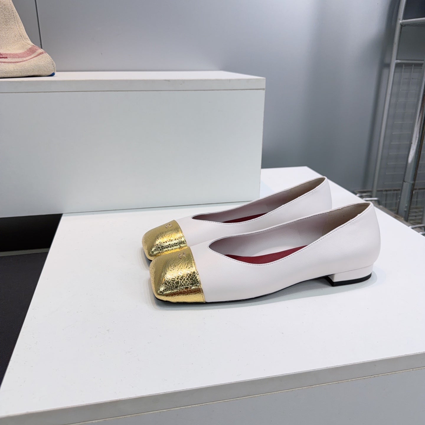 CHANEL 26S FLATS IN WHITE LAMBSKIN WITH GOLD CAP TOE