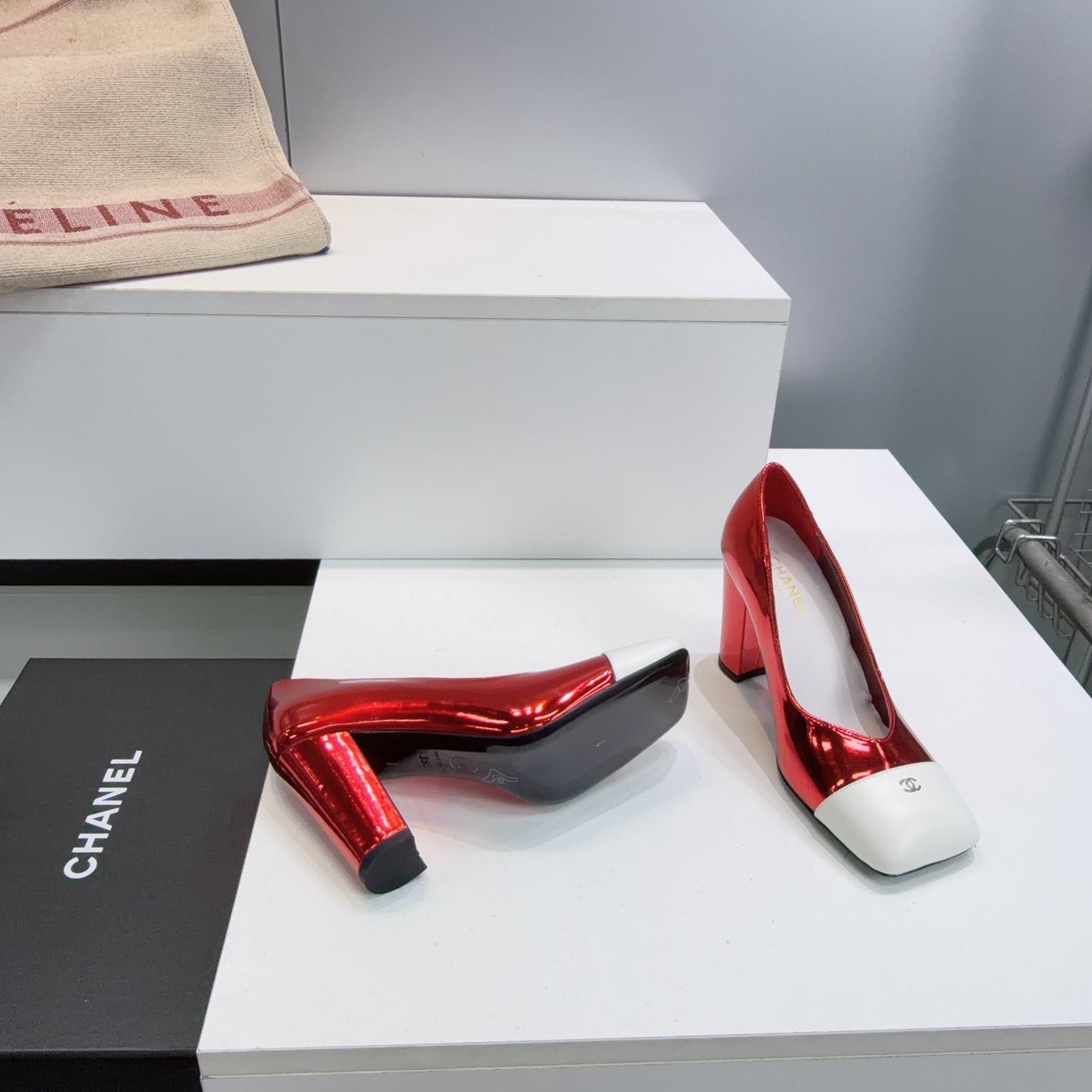 CHANEL 26S SQUARE-TOE HIGH HEELS 95 MM IN RED GLOSSY LAMBSKIN WITH WHITE CAP TOE