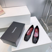 CHANEL 26S SQUARE-TOE FLATS IN BLACK LAMBSKIN AND SUEDE