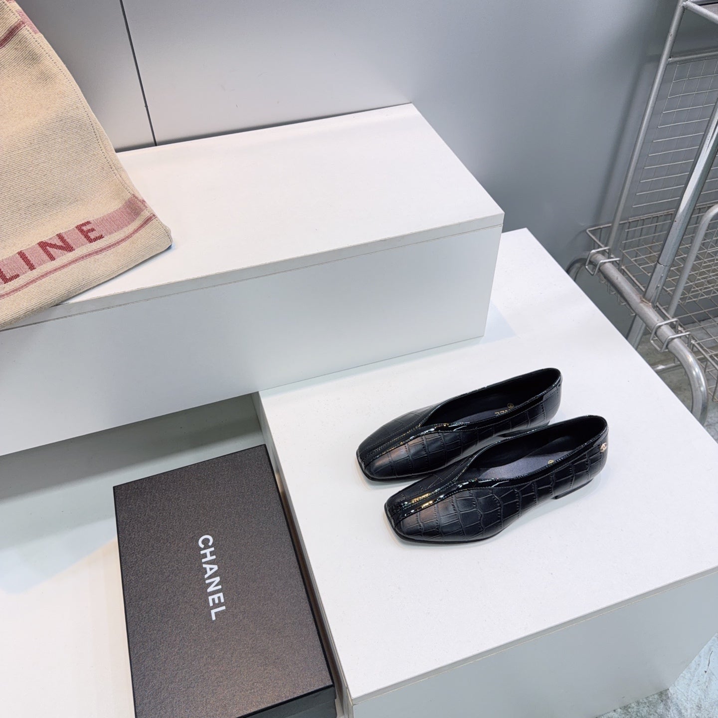 CHANEL 26S SQUARE-TOE FLATS IN BLACK CROCODILE-EMBOSSED LAMBSKIN