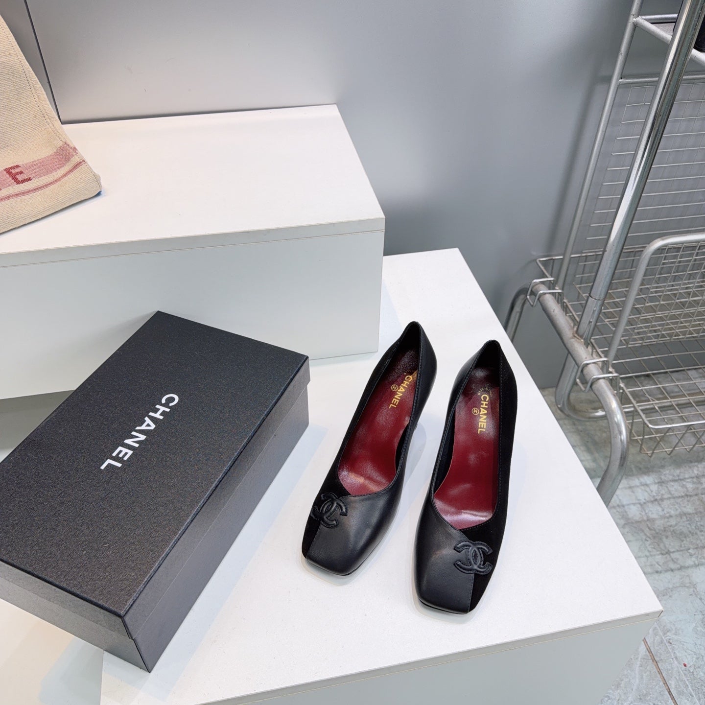 CHANEL 26S SQUARE-TOE HIGH HEELS 95 MM IN BLACK SUEDE AND LAMBSKIN