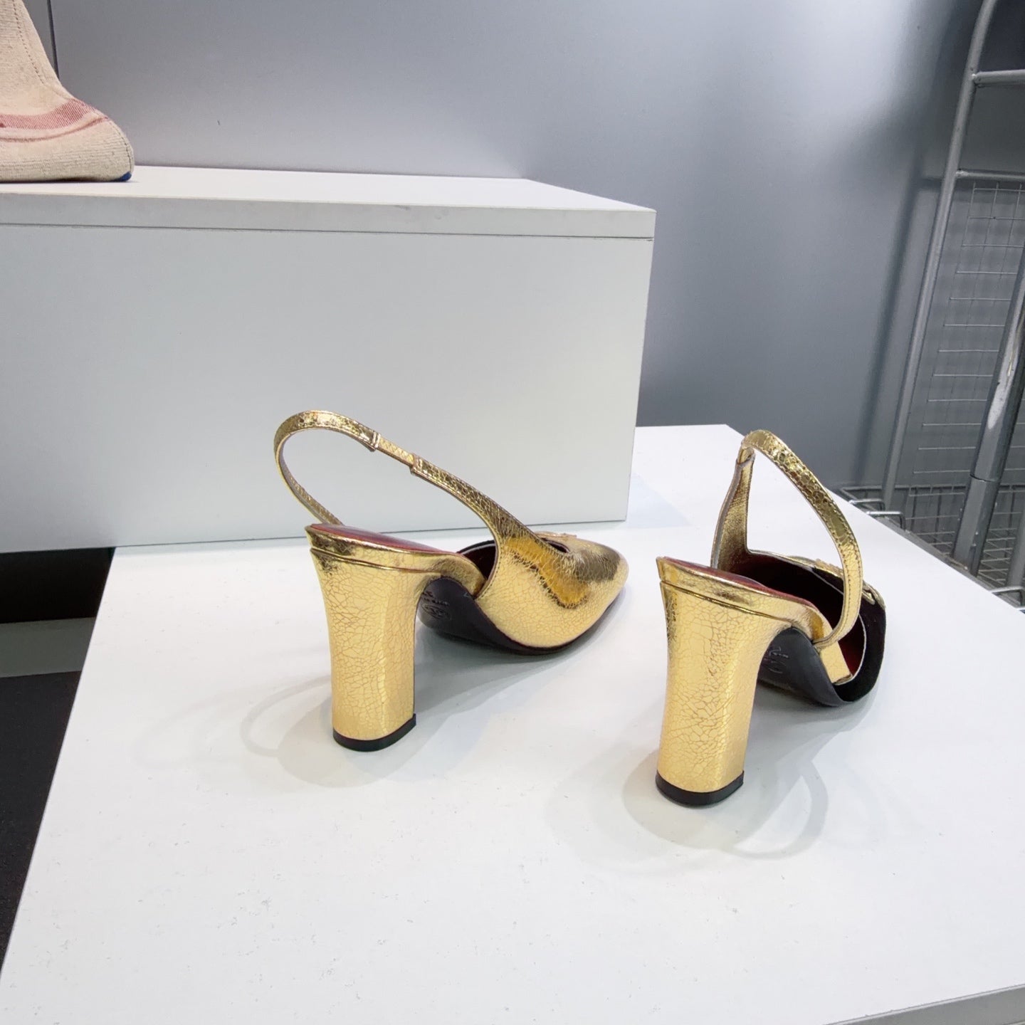 CHANEL 26S SLINGBACK 100 MM IN GOLD LAMBSKIN AND BLACK SUEDE