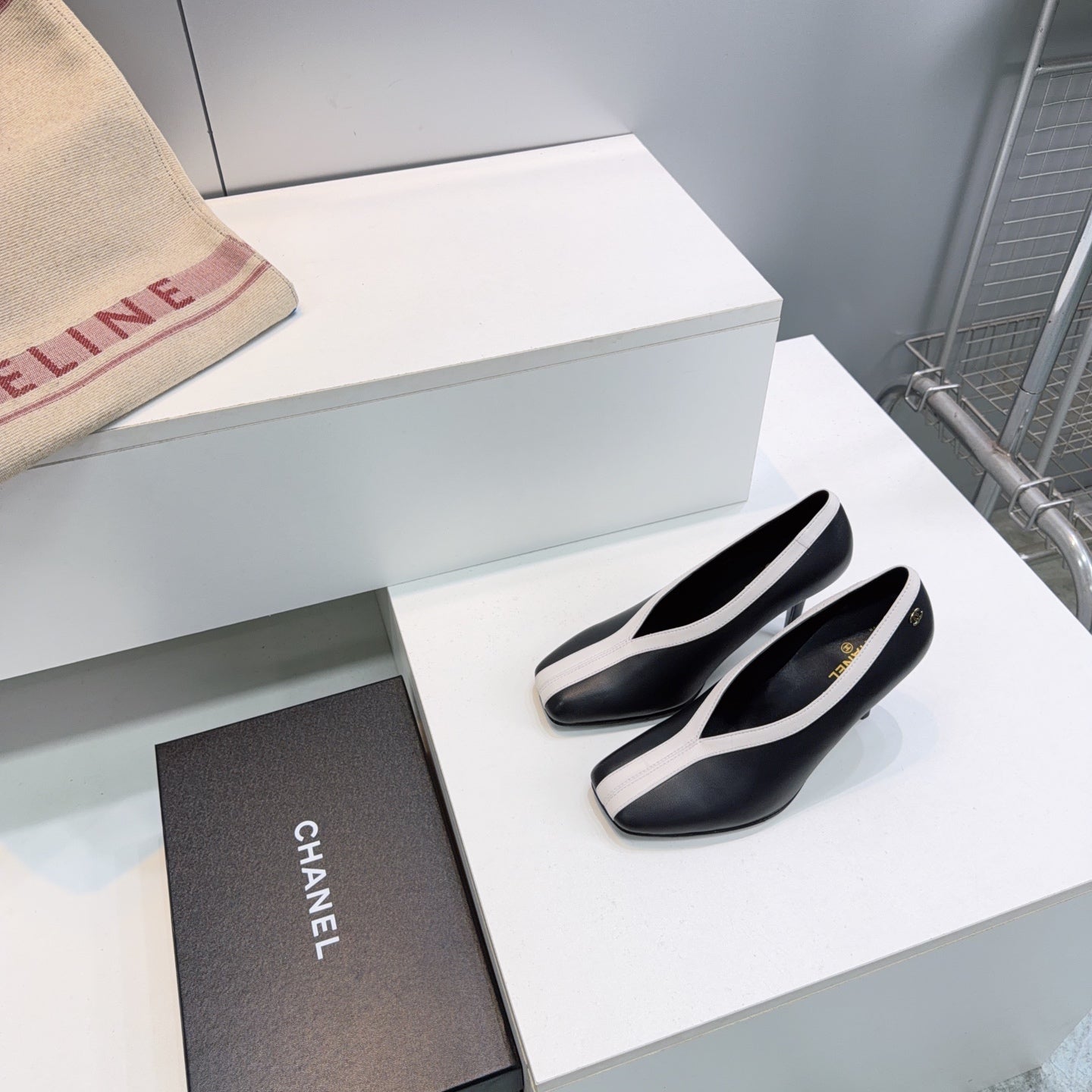 CHANEL 26S HIGH HEELS 100 MM IN BLACK CALFSKIN