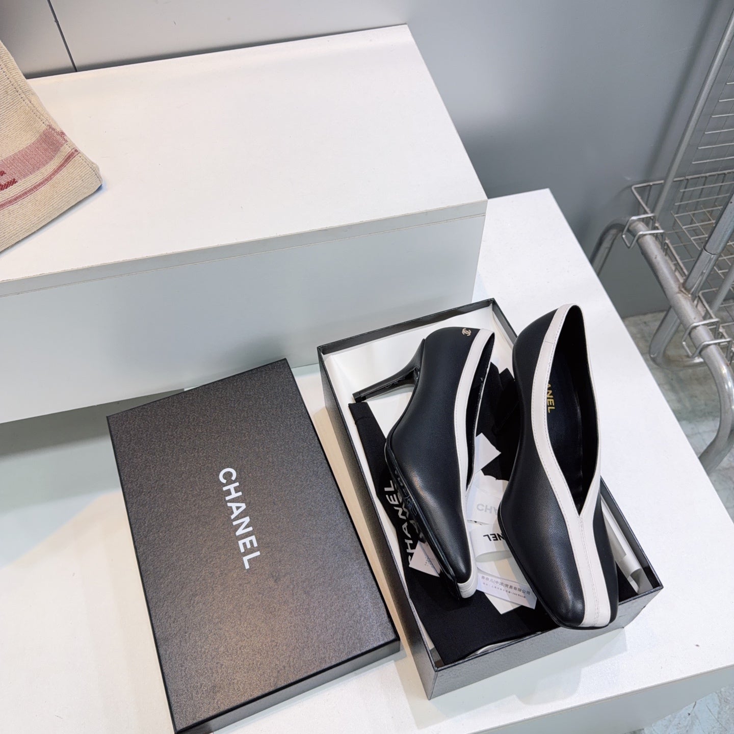 CHANEL 26S HIGH HEELS 100 MM IN BLACK CALFSKIN