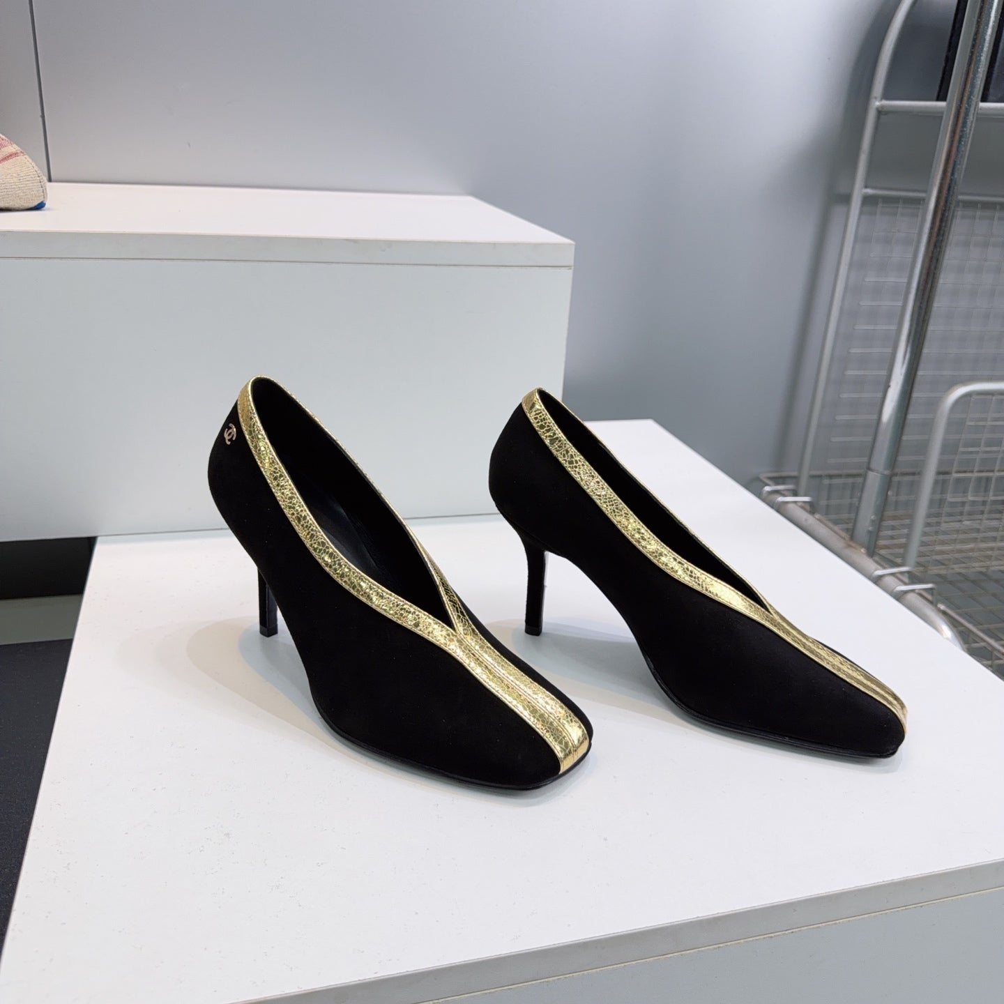 CHANEL 26S HIGH HEELS 100 MM IN BLACK SUEDE
