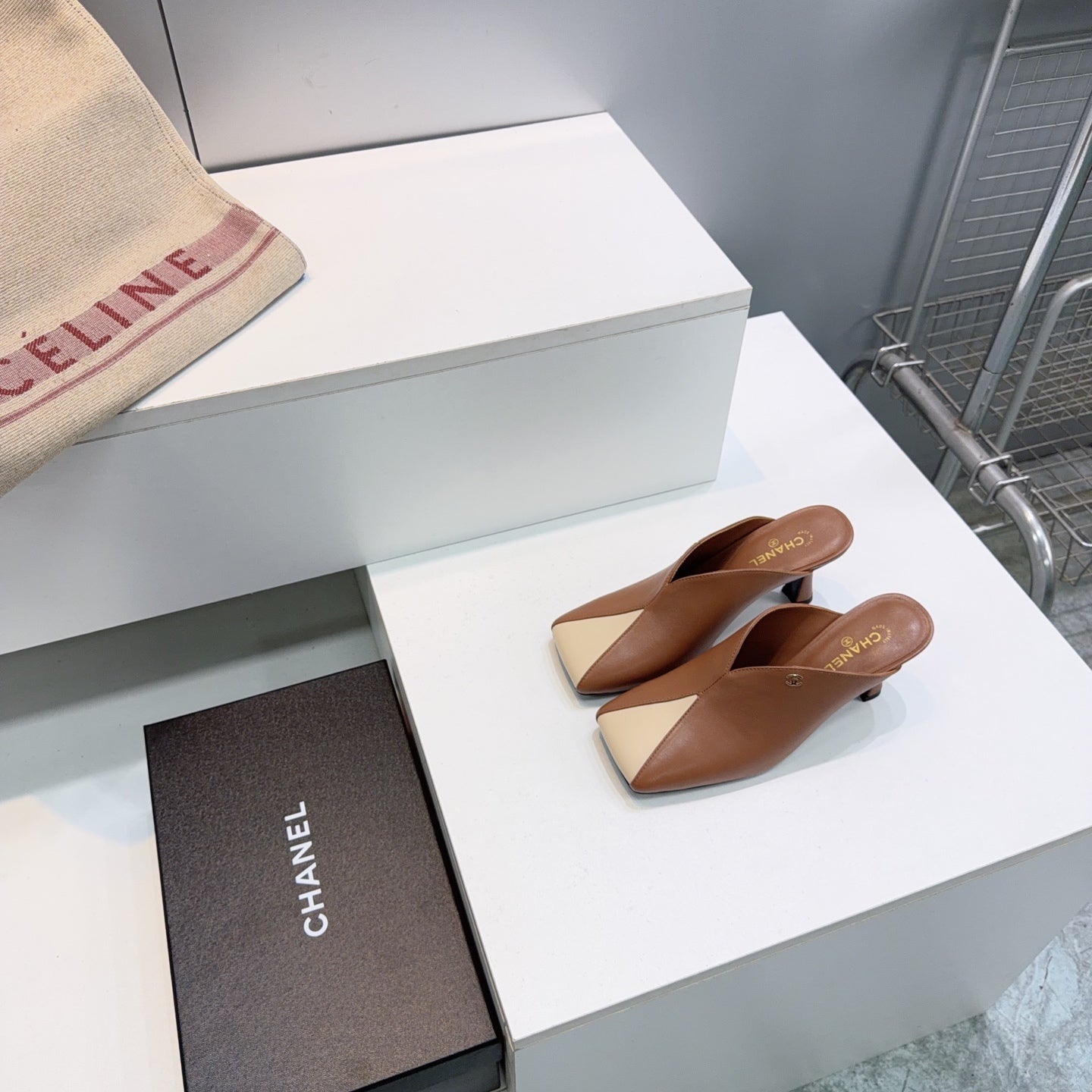 CHANEL 26S HIGH-HEEL MULES 70 MM IN BROWN AND BEIGE LAMBSKIN