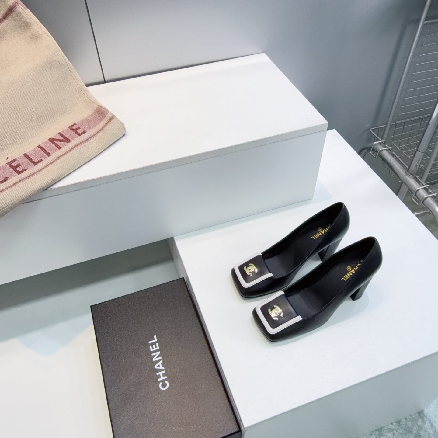 CHANEL 26S SQUARE-TOE HIGH HEELS 95 MM IN BLACK WITH WHITE TRIM LAMBSKIN