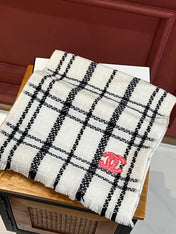 SCARF 190 CM IN WHITE MIX BLACK CASHMERE WITH RED LOGO 396472