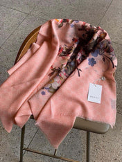 SCARF 200 CM IN BLUSH PINK CASHMERE WITH COLORFUL FLOWER 405253