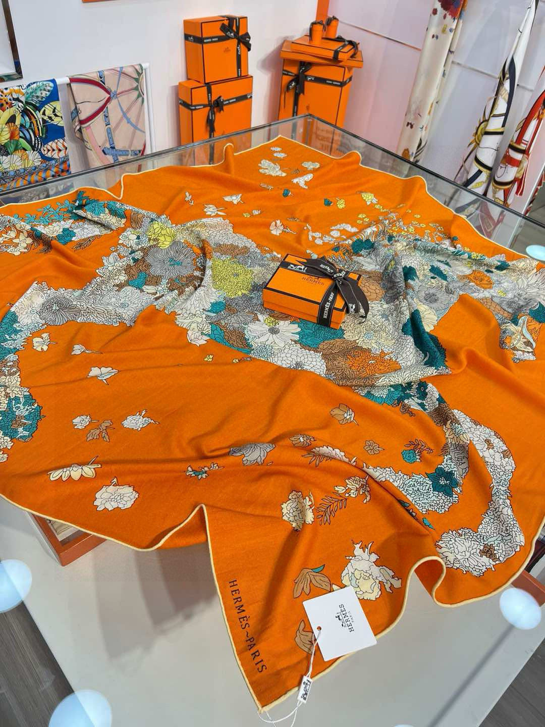 HERMES 25S SCARF 140 IN SILK 724764