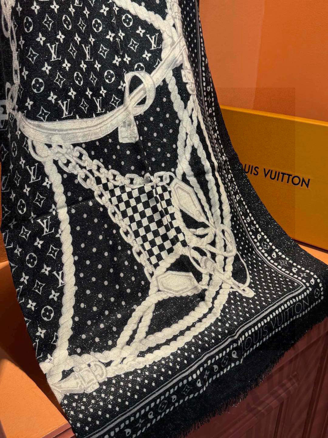 LV SCARF 200 CM IN CASHMERE 728993