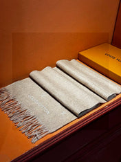 LV SCARF 180 CM IN CASHMERE 730568